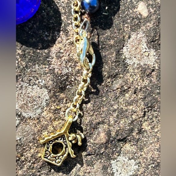 Set of 4 Blue Iris mother of pearl colored bracelets w/charms - Picture 4 of 11